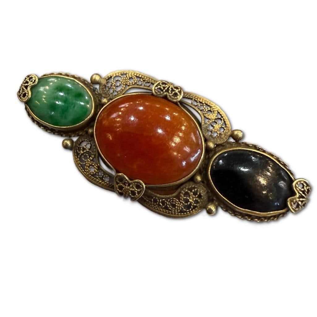 14k YG Antique Filagree Agate, Jade, & Onyx Brooch: 14k Yellow Gold Antique Filagree Agate, Jade, & Onyx Brooch Measuring Approximately 2 inches in Length and Weighing 3.98dwt Pennyweight. The Center Stone Measures 12mm x 16mm, The Two Side Stones Meas