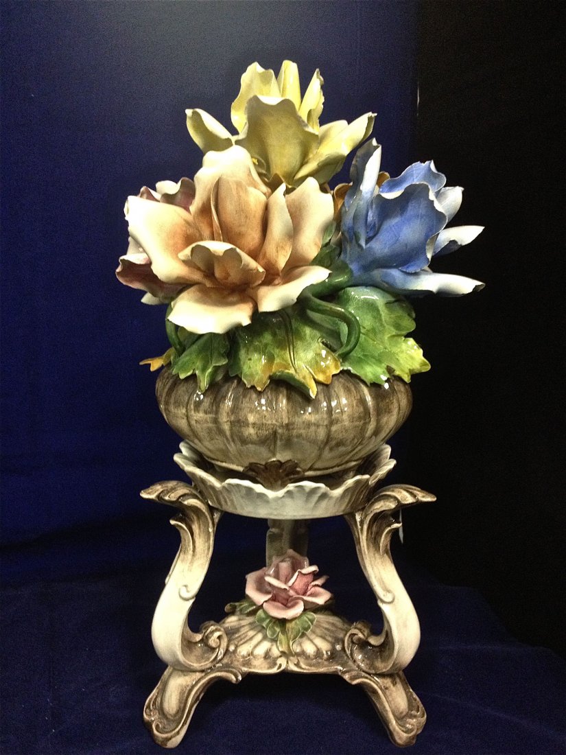Large Capodimonte Ceramic Flower Pot on Ceramic Base: Large Capodimonte Ceramic Flower Pot on Ceramic Base