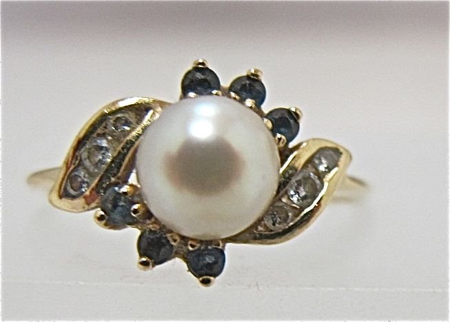 14K Yellow Gold Pearl, Sapphire & Diamond Ring: 14K Yellow Gold Pearl, Sapphire & Diamond Ring