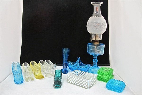 Collection of Fenton to Include: Kerosene Lamp, 3 Boot,: Collection of Fenton to Include: Kerosene Lamp, 3 Boot, 4 Shoes, Small Basket, Small Container and 3 Ashtrays/Open Salts