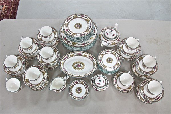 Wedgwood Dinner Set, Columbia Pattern W595 to Include:: Wedgwood Dinner Set, Columbia Pattern W595 to Include: 14 Dinner Plates, 14 Salad Plates, 13 Bread/Dessert Plates, 18 Cups, 19 Saucers, Tea Pot, Sugar, Creamer, 2 Berry Bowls and 1 Vegetable Dish