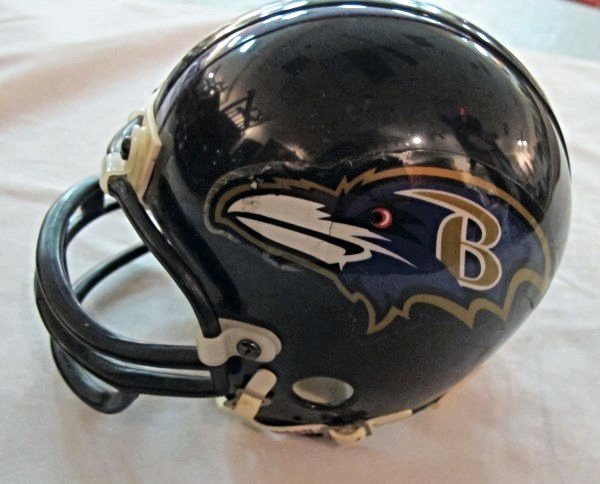 Baltimore Ravens Mini Helmet: Baltimore Ravens Mini Helmet