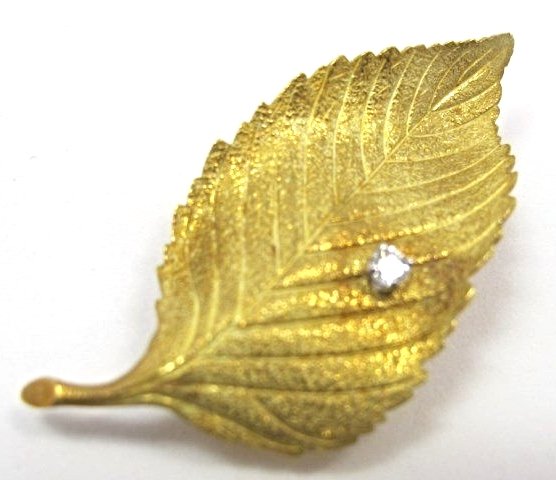 Vintage 18K Yellow Gold and Diamond Leaf Pin/Brooch,: Vintage 18K Yellow Gold and Diamond Leaf Pin/Brooch, Textured Leaf Form Bezel-Set with a Round Brilliant Cut Diamond Weighing approx .20cts., Stamped MD, 6.62dwt, 2 1/4"