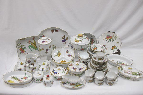 English Royal Worchester Evesham Fine Porcelain Set to (1 of 3)