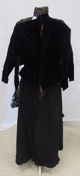 Collection of Victorian Ladies Garments (1 of 4)