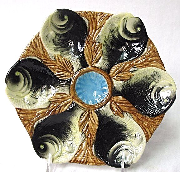Katyna Majolica Monton Oyster Plate with 6 Fish: Katyna Majolica Monton Oyster Plate with 6 Fish