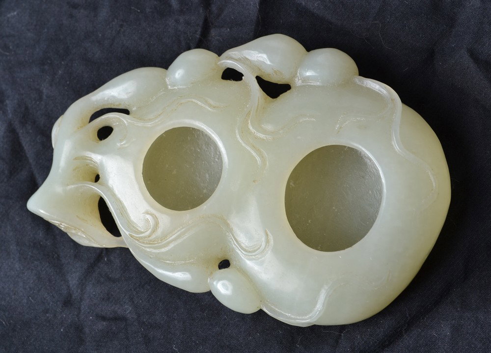 CARVED JADE BRUSH WASHER: Carved double gourd with 2 open areas. 4.175" L.