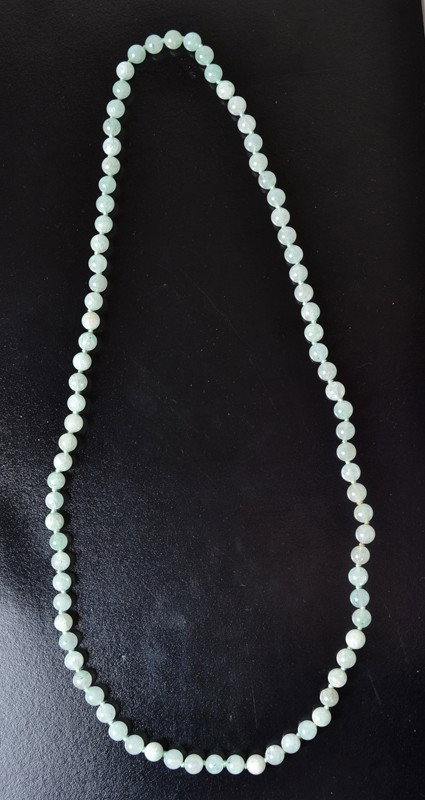 JADEITE NECKLACE