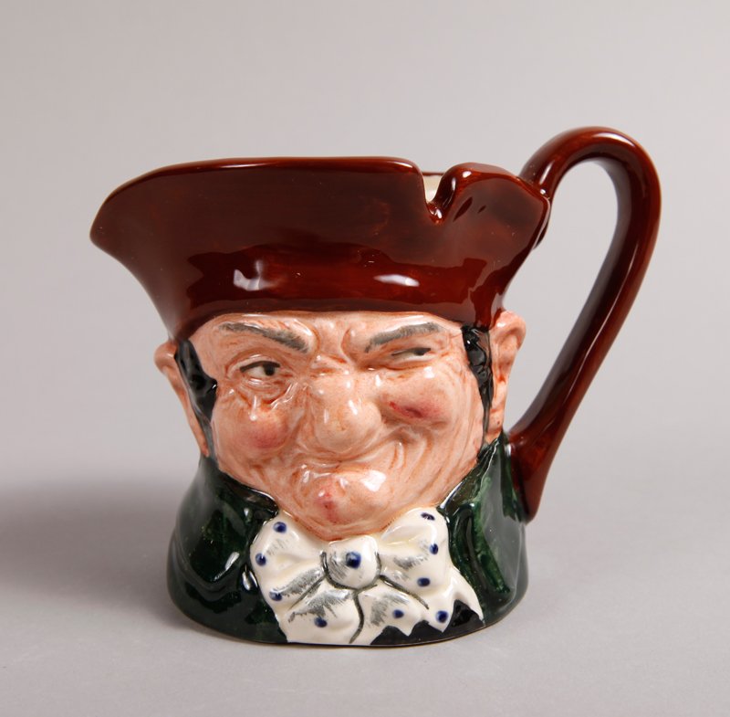 Royal Doulton Toby "Old Charley" Mug : D5527, in green. 3.375" H. Excellent condition.