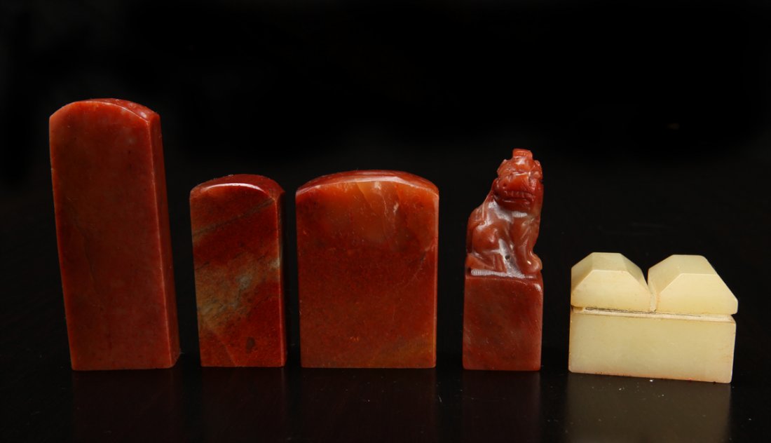 5 Chinese Soapstone & Hardstone Seals: Includes a hardstone two character seal, the remainder blank seals with one having a foo dog carving on top. Longest measures 2.5" L, all in excellent condition.