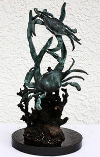 "Fighting Crabs" Sculpture: "Fighting Blue Crabs" sculpture (not bronze resin) measuring approx. 16x8x8 in very good condition.