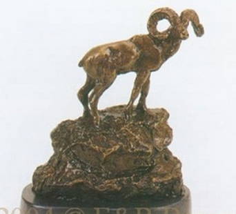 Russell "Big horn Sheep" bronze sculpture: "Big Horn Sheep" after Russell bronze sculpture, signed,high quality measuring approx. 10 x 9 having a very good paina and finish being well maintained in very good condition.