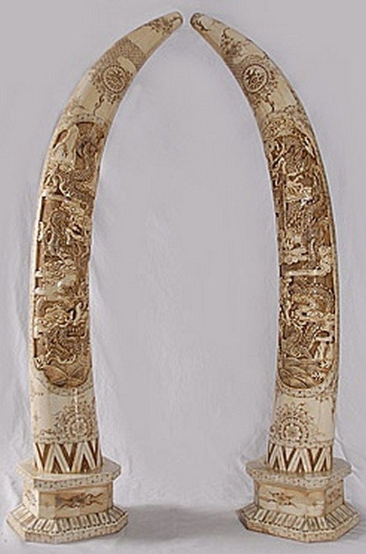Quality Classical Floor lamp: Very ornate classical floor lamp measuring approx. 73Hx15x15 with ornate accent. The work is very unique and mint condition.
