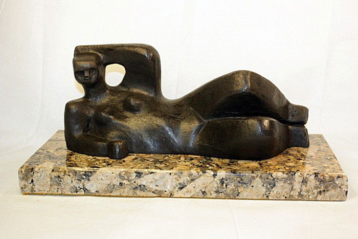 Henry Moore Limited Edition Bronze- Reclining W: Henry Moore signed and numbered bronze sculpture, "Reclining Woman". Comes with COA. Some variation in patina might occur. Approx. size:8x14x6 Inch.