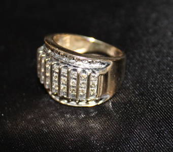 9P: 1.0 cts. Diamond ring