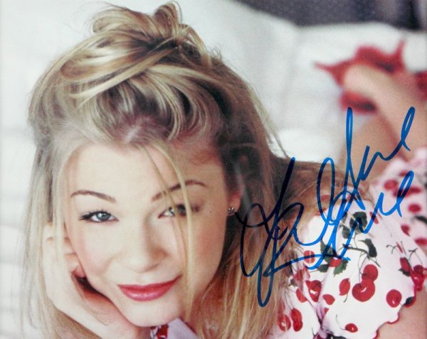 8 LADY COUNTRY MUSIC SINGERS SIGNED PHOTOS/ALBUMS - 8