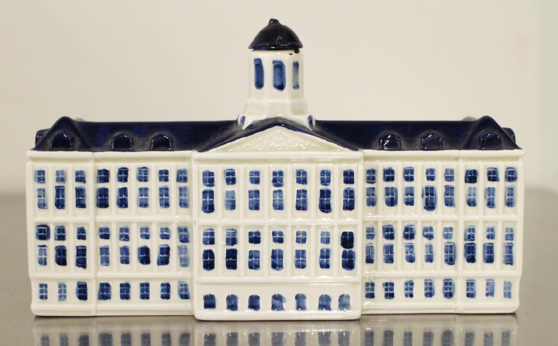 KLM ROYAL PALACE HOUSE - BOLS DELFT (1 of 2)
