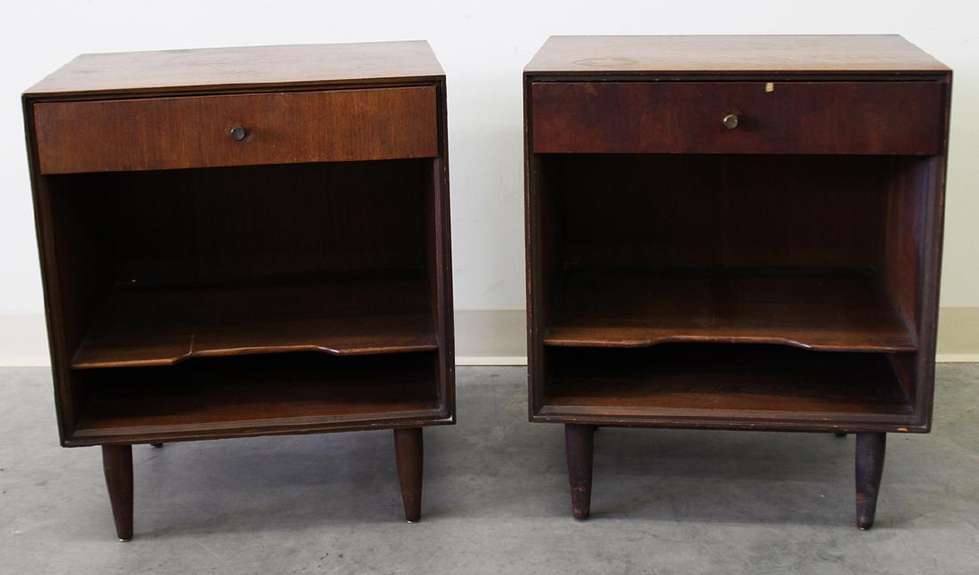 (2) JOHN STUART MID CENTURY SIDE TABLES (1 of 2)