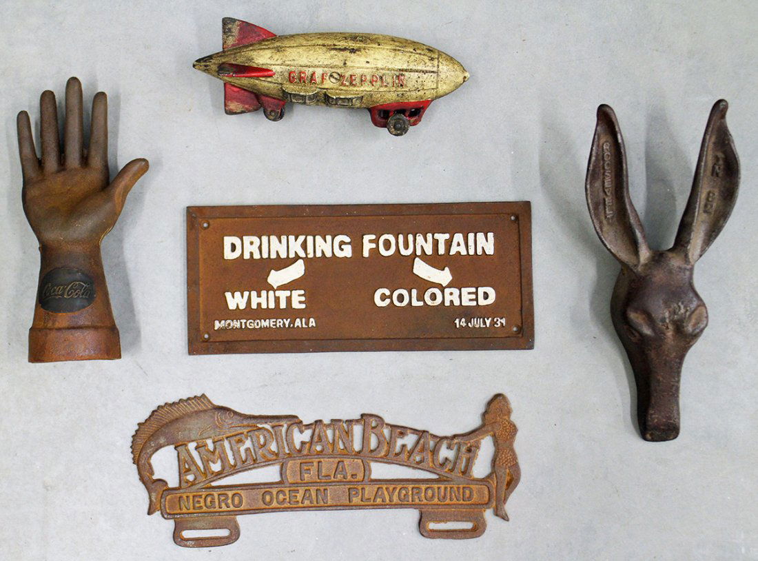 VINTAGE CAST IRON COLLECTIBLES (1 of 4)