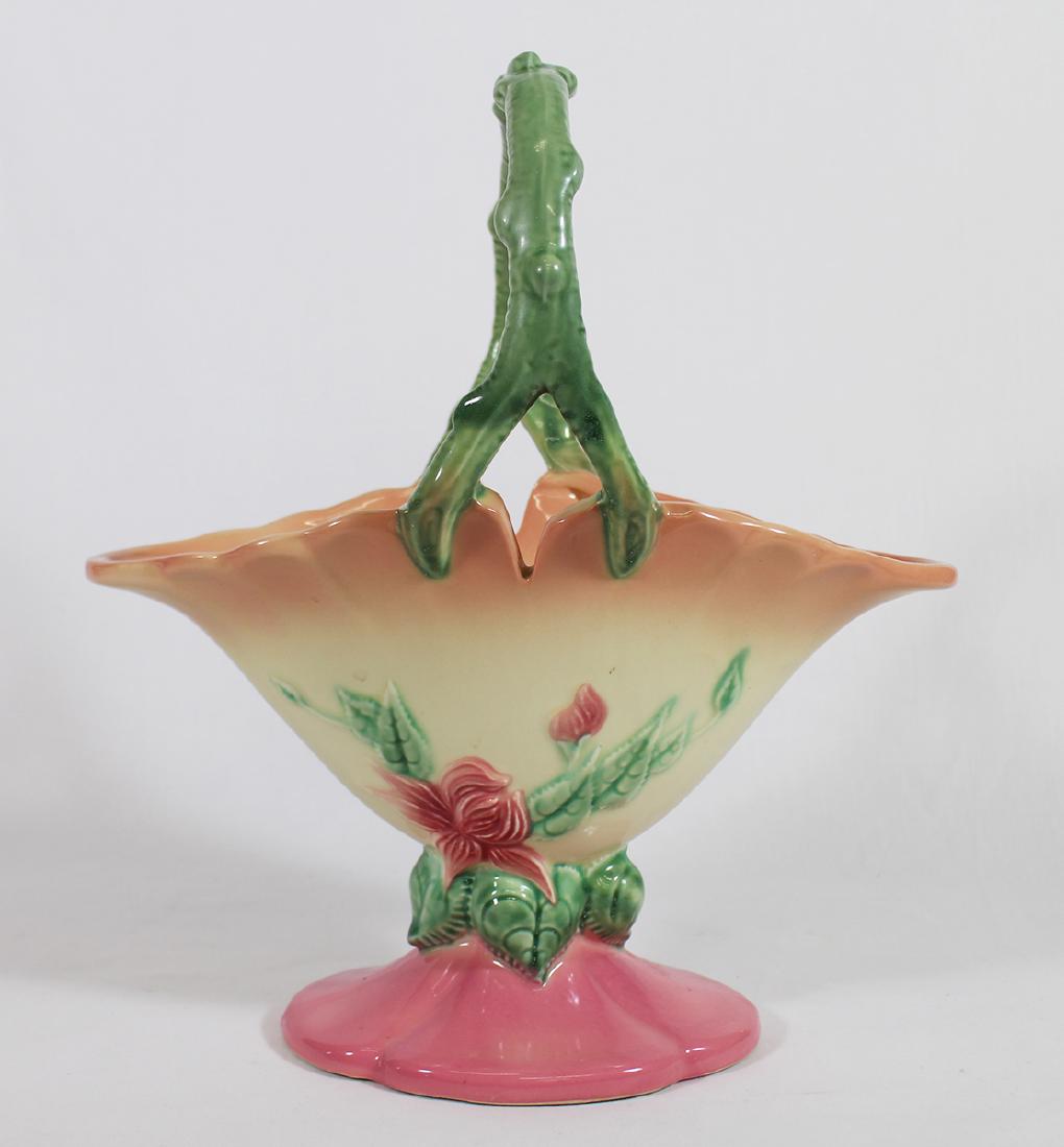 HULL POTTERY 1950's LARGE WOODLAND BASKET W22 (1 of 3)