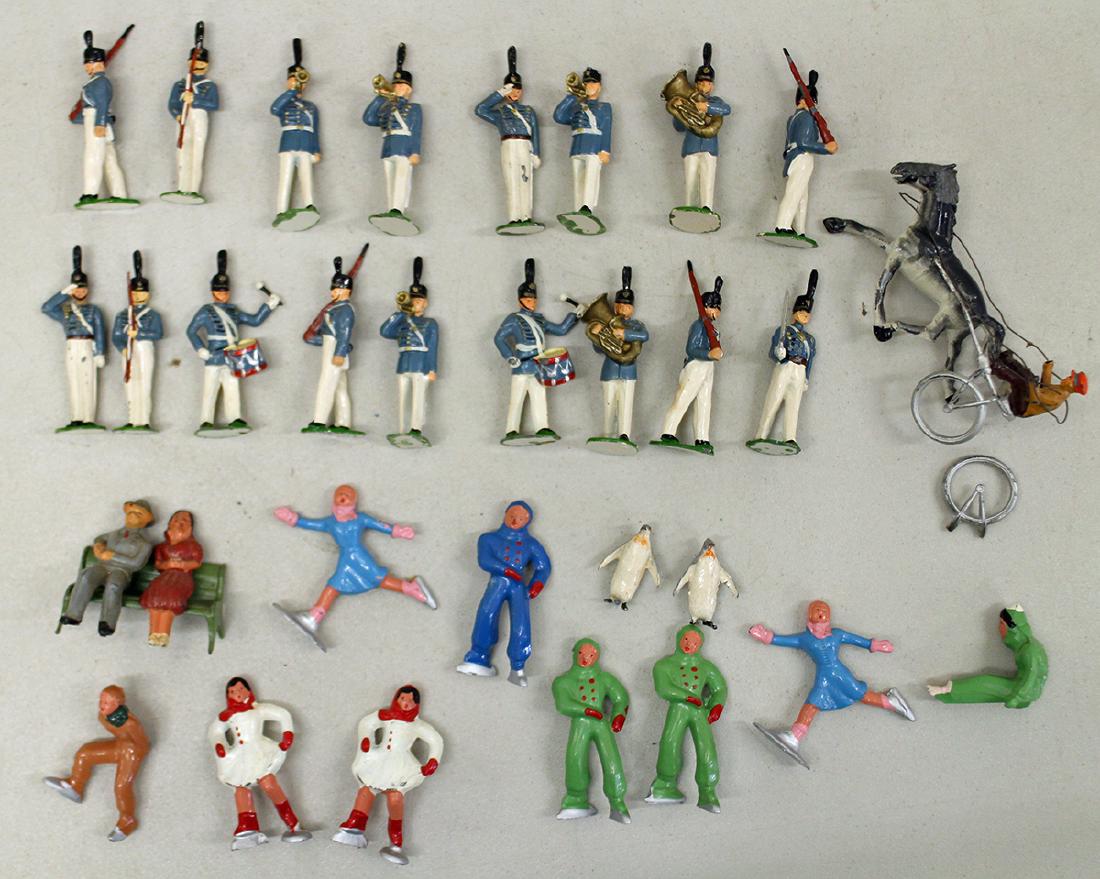 VINTAGE TOY LEAD SOLDIERS & MORE (1 of 3)