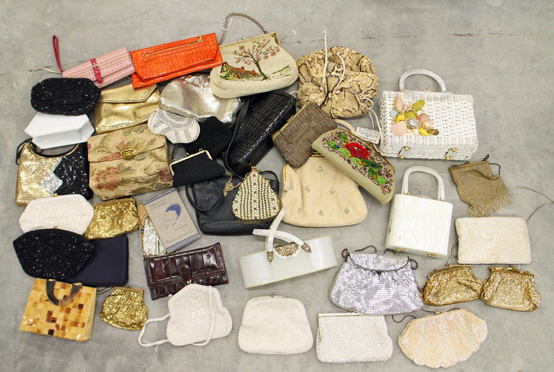 VINTAGE PURSES (1 of 4)
