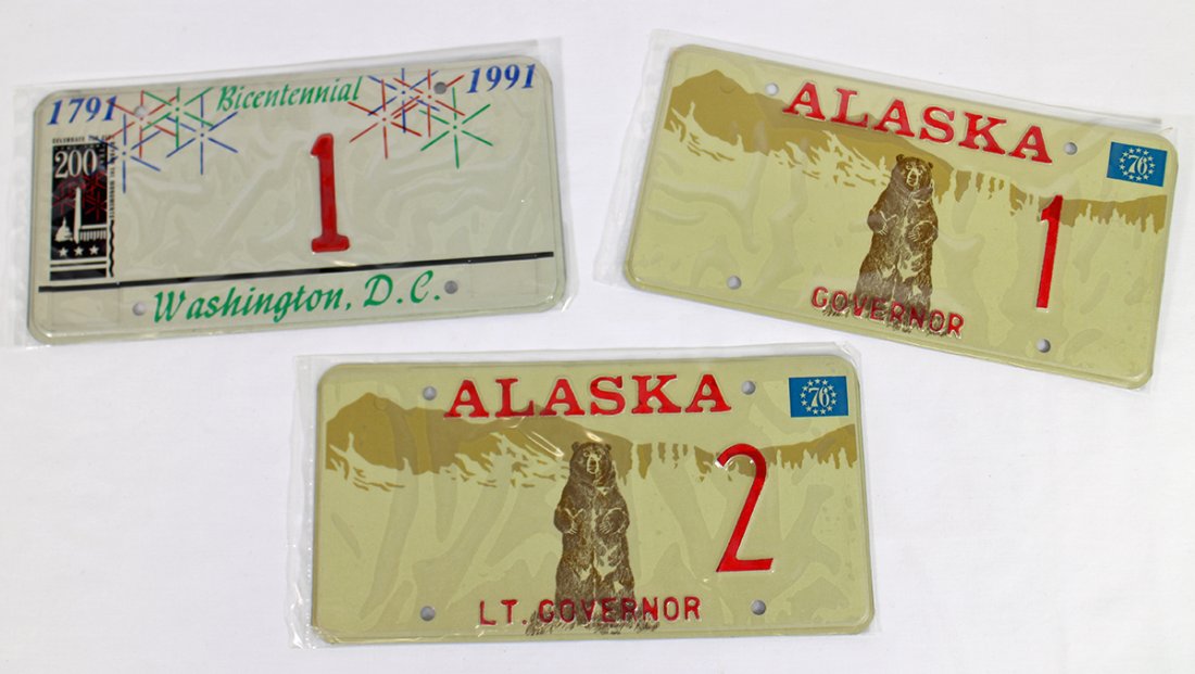 (3) BICENTENNIAL LICENSE PLATES (1 of 1)