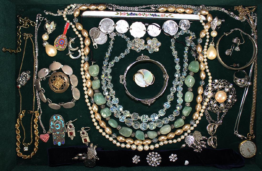 VINTAGE JEWELRY COLLECTION (1 of 5)