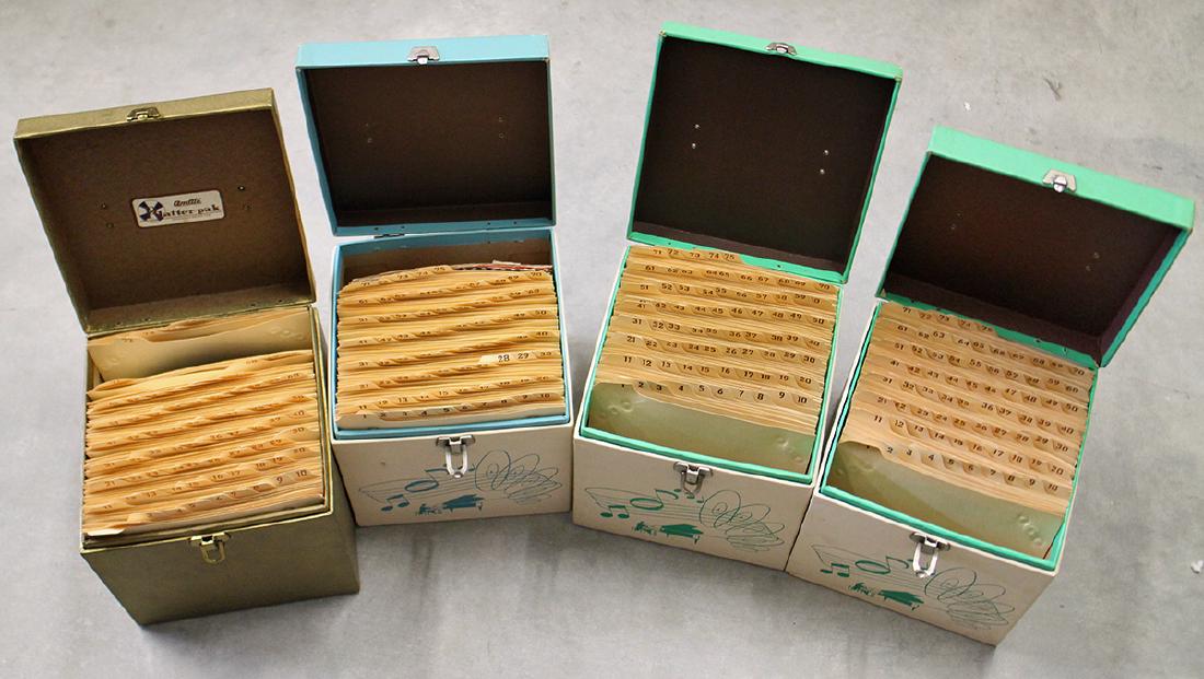 300 VINTAGE 45 RPM VINYL RECORD ALBUMS - DJ's (1 of 4)