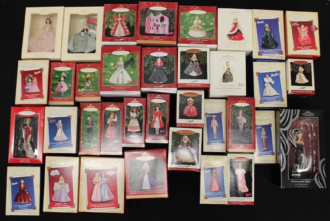 (35) HALLMARK BARBIE KEEPSAKE BOXED ORNAMENTS (1 of 5)