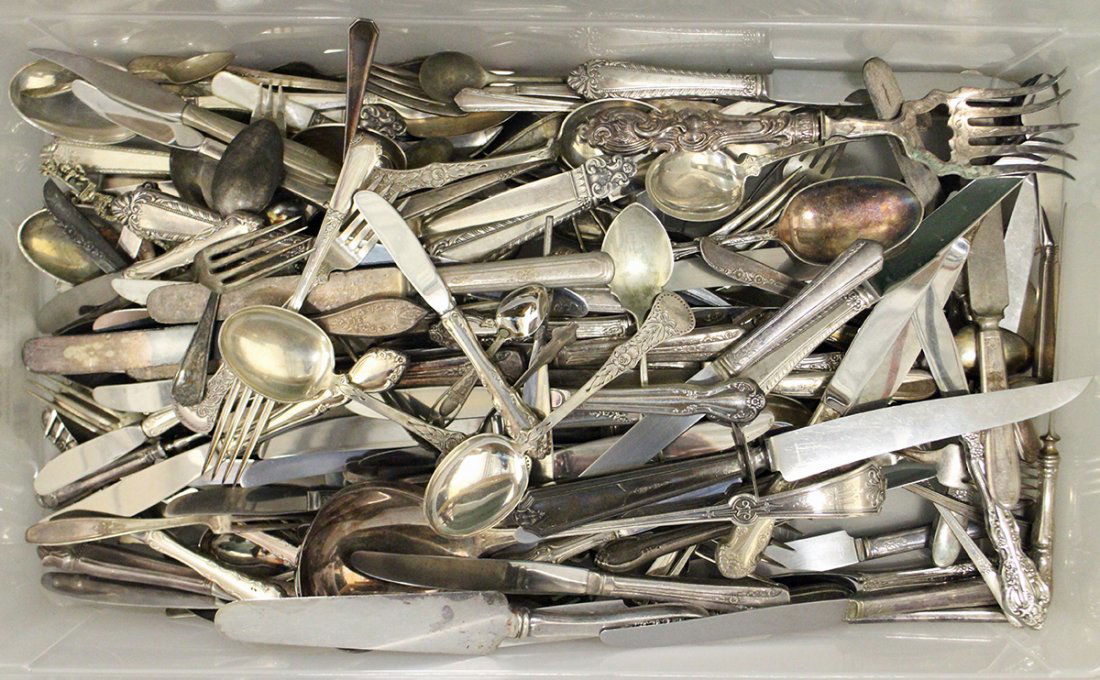 ANTIQUE & VINTAGE SILVERPLATE FLATWARE (1 of 1)