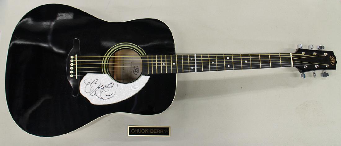 CHUCK BERRY AUTOGRAPHED ACOUSTIC GUITAR (1 of 3)