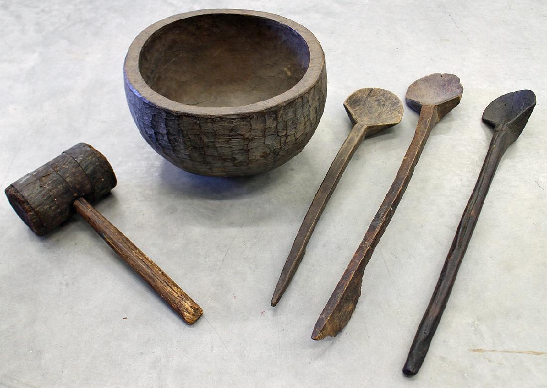 18th/19th CENTURY PRIMITIVE WOOD UTENSILS & BOWL (1 of 3)