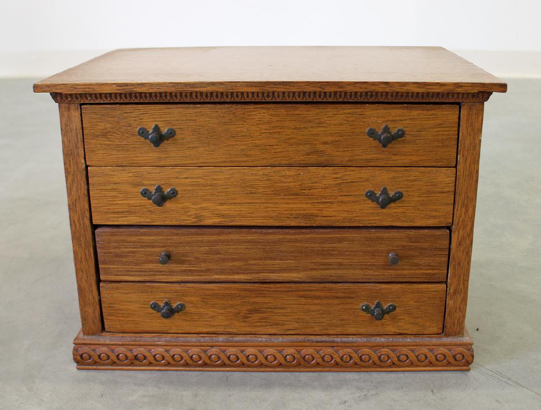 OAK JEWELRY BOX (1 of 2)