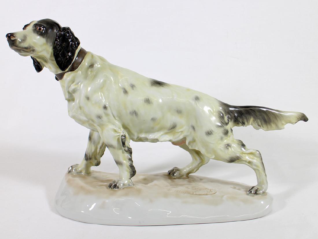 HEREND FETTER HUNTING DOG FIGURINE (1 of 5)