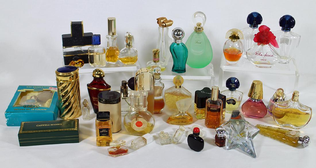 VINTAGE PERFUME BOTTLES (1 of 5)