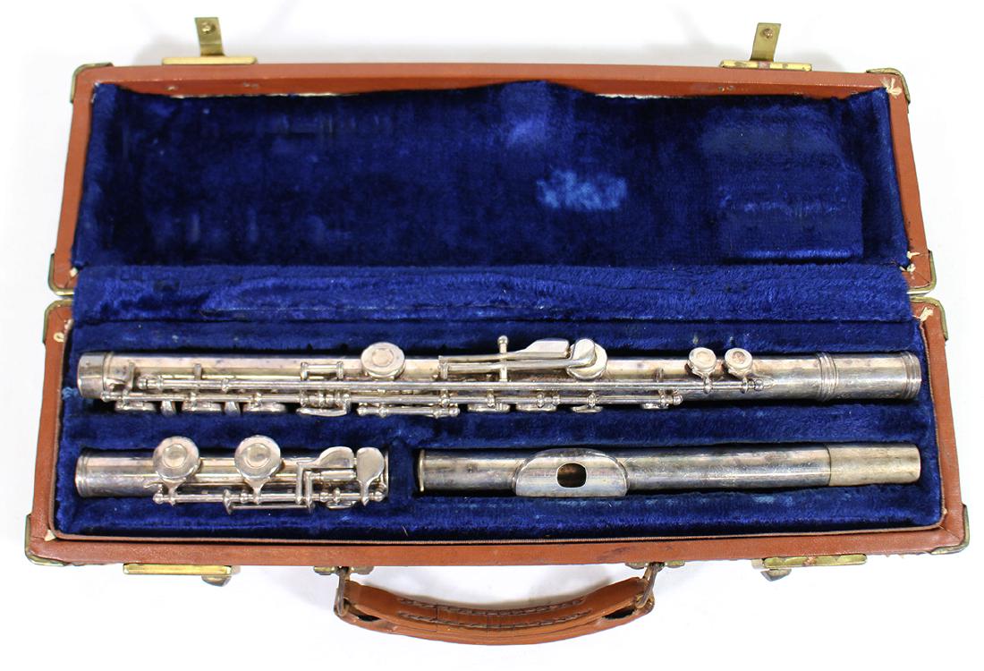VINTAGE GEMEINHARDT FLUTE (1 of 5)