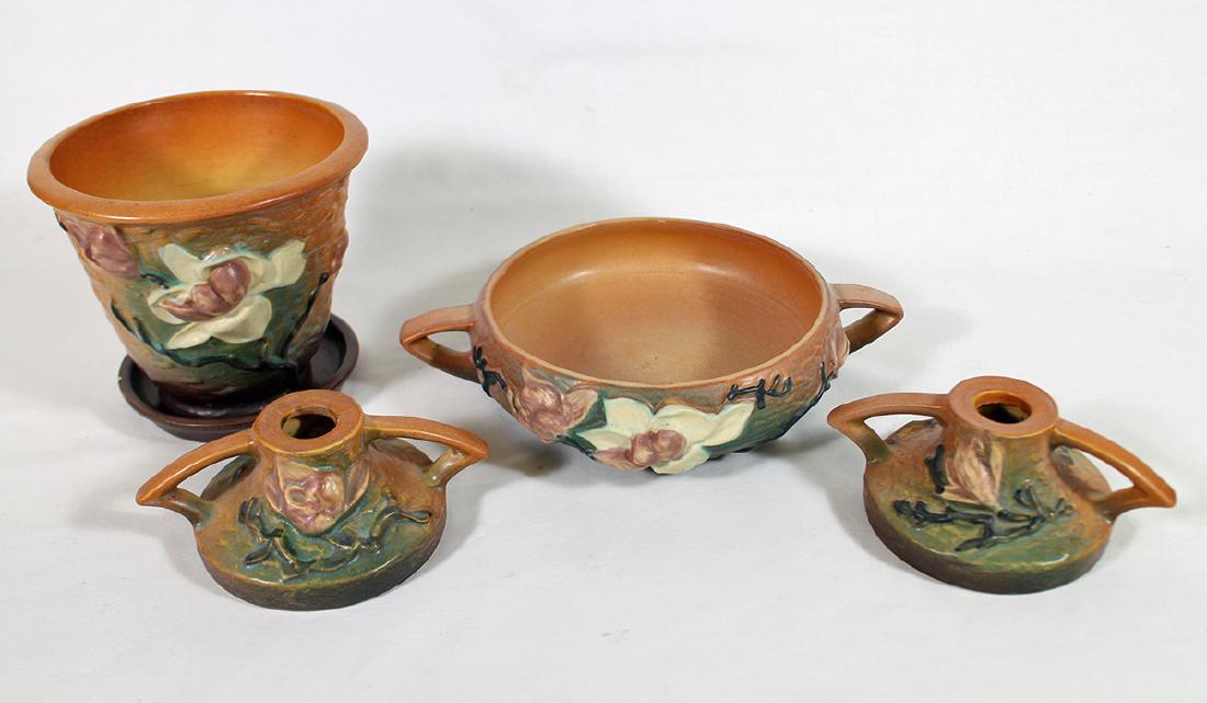 ROSEVILLE MAGNOLIA POTTERY (1 of 4)