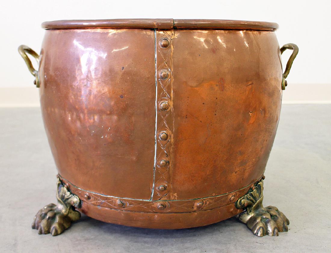 ENGLISH COPPER POT (1 of 2)