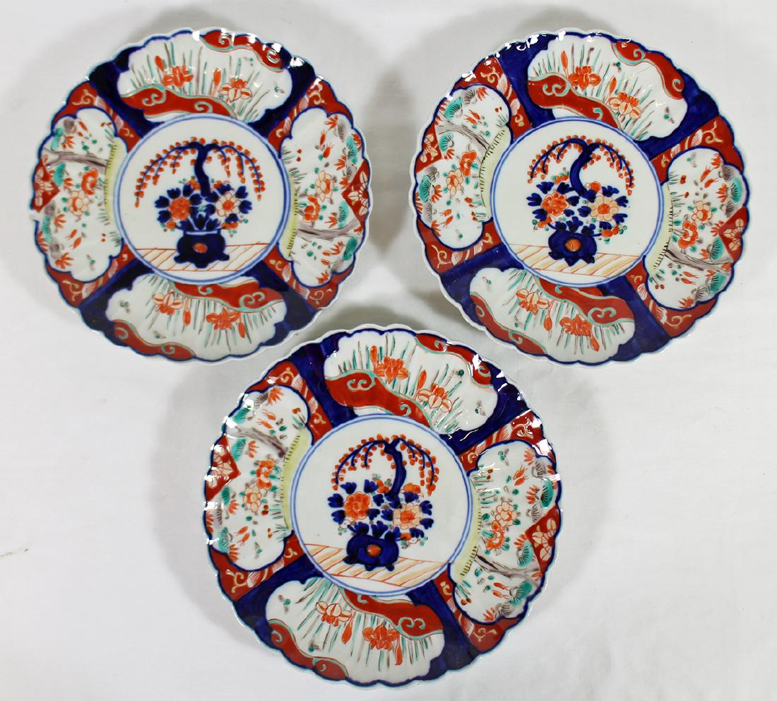 (3) 18th / 19th CENTURY JAPANESE IMARI PLATES (1 of 5)