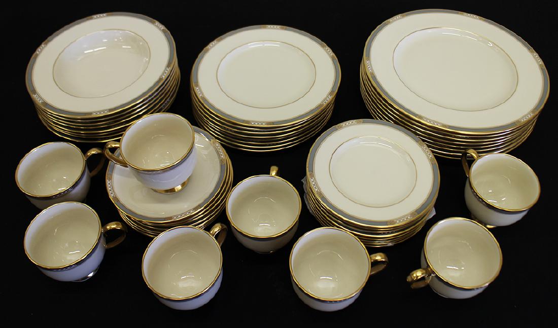 LENOX MCKINLEY PRESIDENTIAL CHINA - SERVICE FOR 8 (1 of 4)