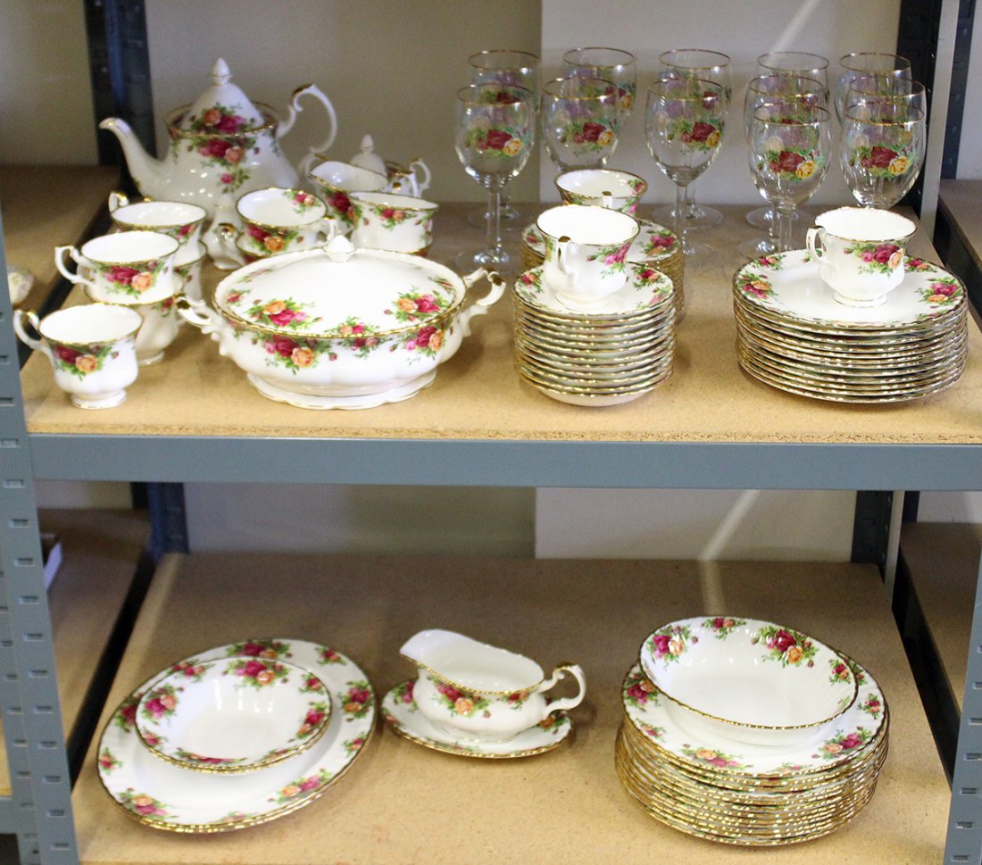 85 PC ROYAL ALBERT COUNTY ROSES CHINA SET (1 of 6)