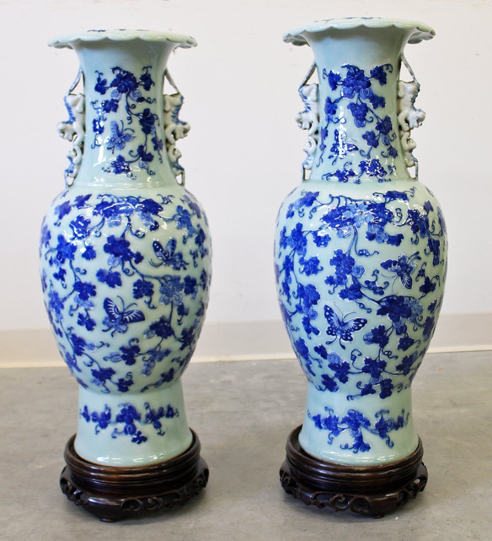(2) 19TH CENTURY CHINESE PORCELAIN VASES (1 of 8)
