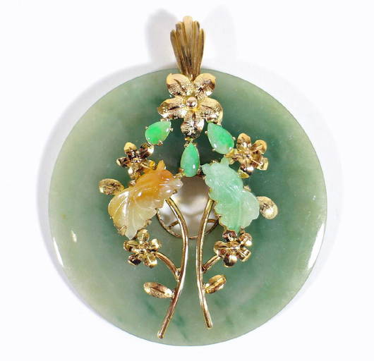 Vintage 14k Chinese Jade Disc Pendant