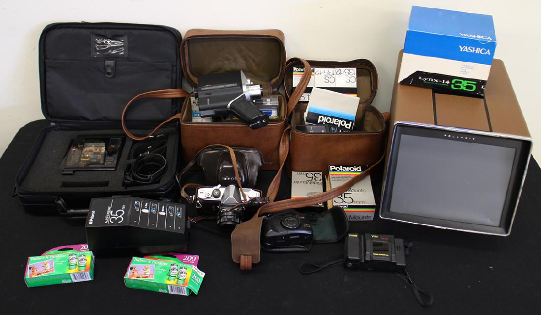 VINTAGE CAMERA COLLECTION (1 of 4)