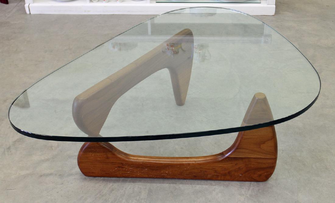 MODERN NOGUCHI STYLE COFEE TABLE (1 of 3)