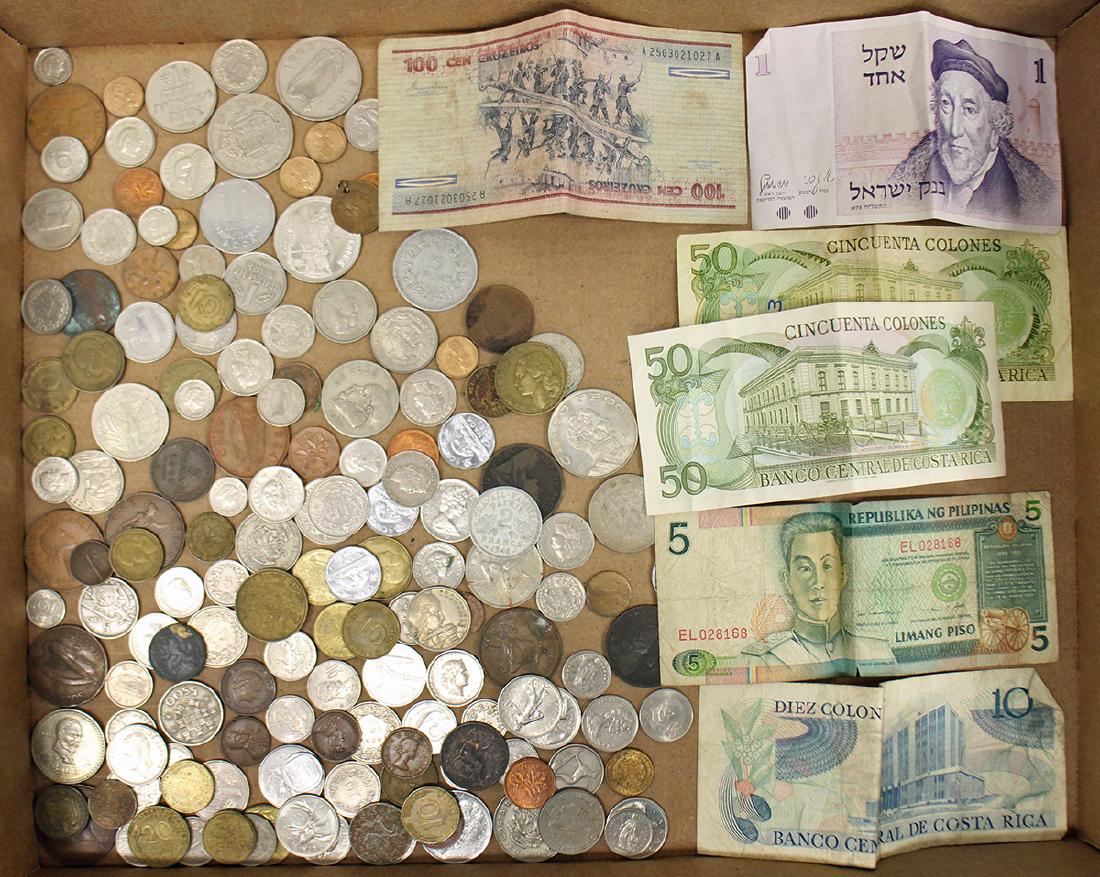 COLLECTION OF FOREIGN CURRENCY. - Feb 12, 2023 | Garth's Auction ...