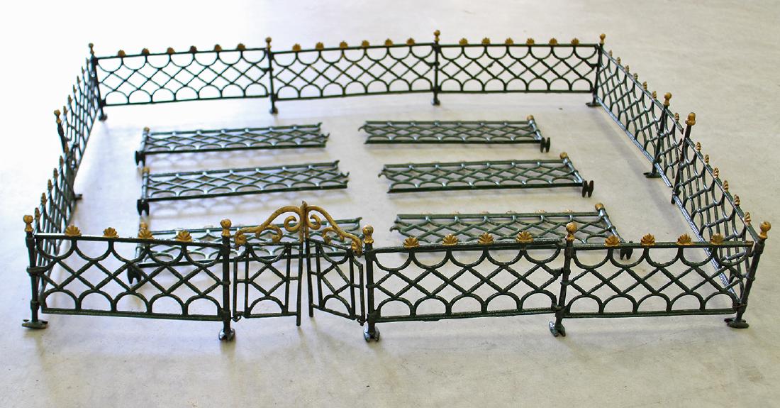 ANTIQUE VICTORIAN CAST IRON CHRISTMAS TREE FENCE