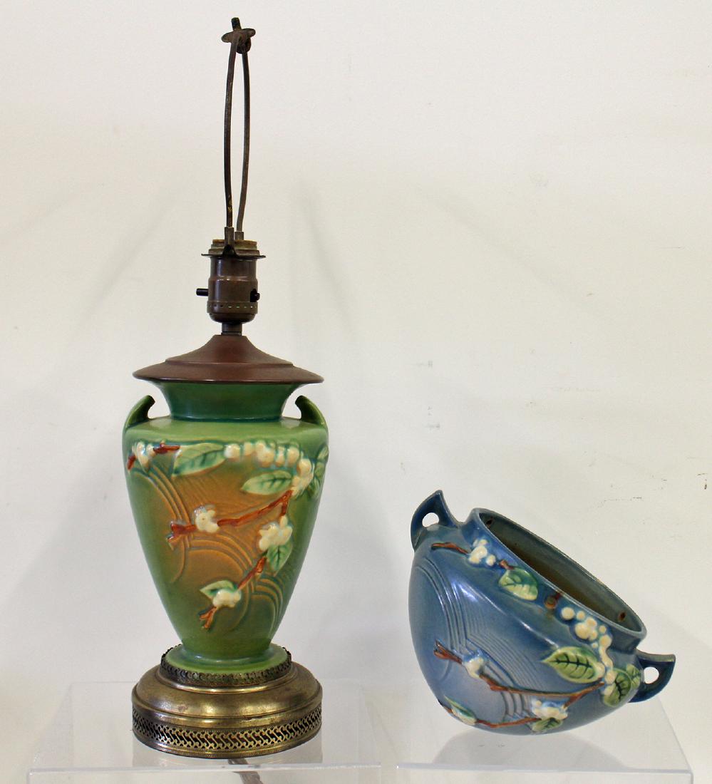 ROSEVILLE POTTERY SNOWBERRY LAMP & VASE