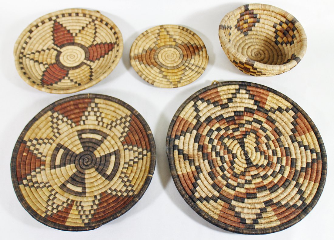 HOPI WOVEN BASKETS & CHARGERS (1 of 5)